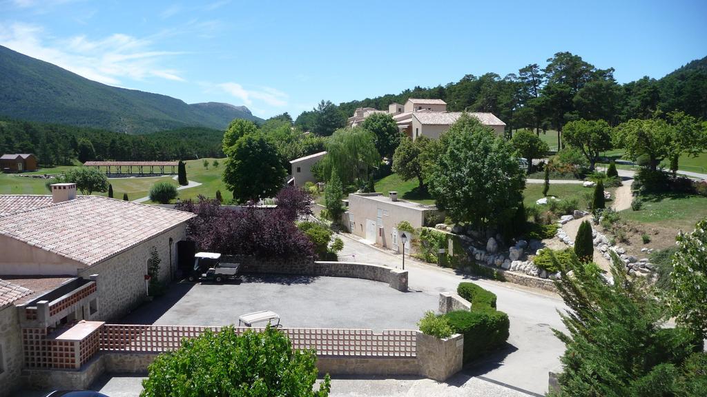 Chateau Et Golf De Taulane La Martre ภายนอก รูปภาพ
